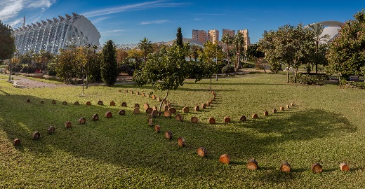 Instalación "Running" creadas para "Ecos de la memoria 2016", en los jardines del Turia